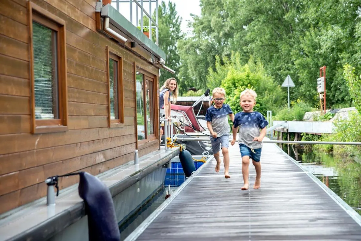 Hotel Houseboat Bonanza Prag Botel