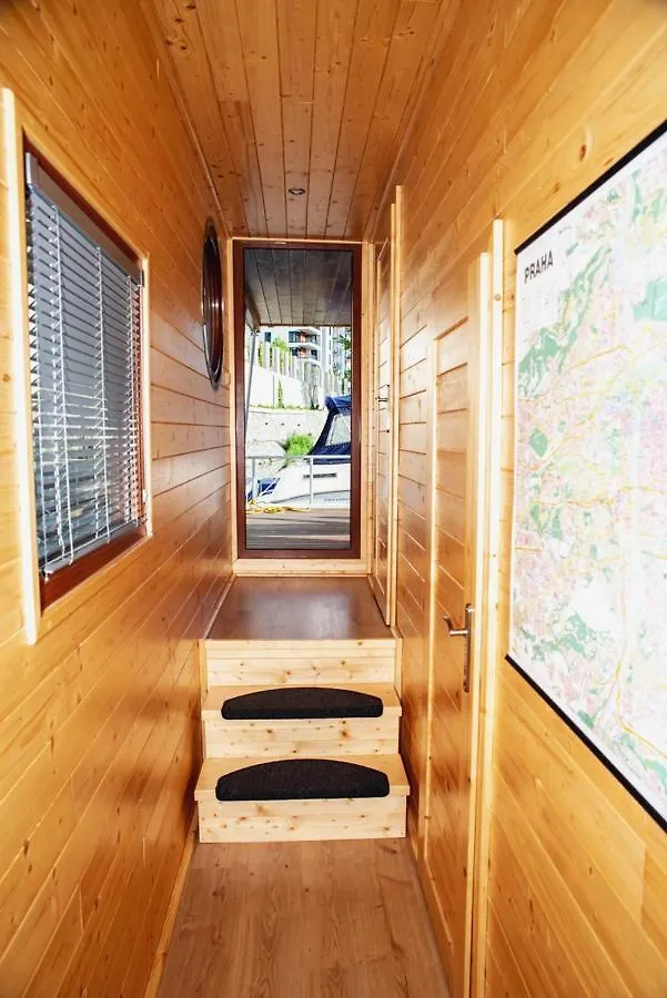 Hotel Houseboat Bonanza Prag Botel