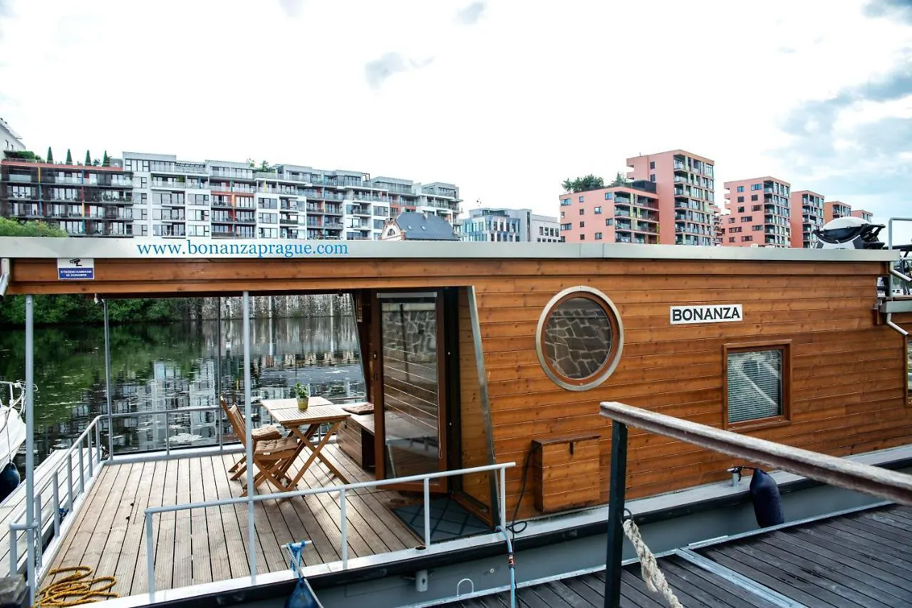 Botel Hotel Houseboat Bonanza Prag